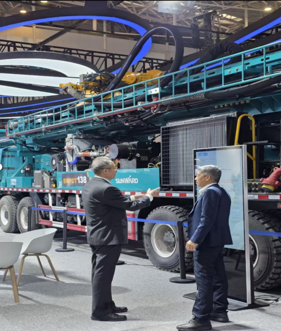 尊龙凯时官网网址智能携手“战略相助同伴”中国煤炭地质总局精彩亮相2025中国国际矿业大会