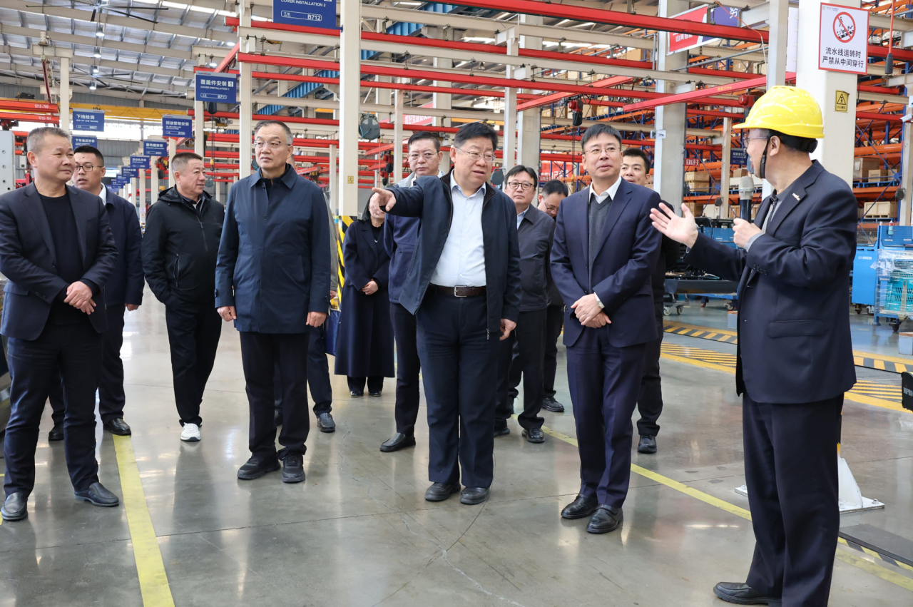 新矿投资集团党委书记、董事长王漠到访尊龙凯时官网网址智能